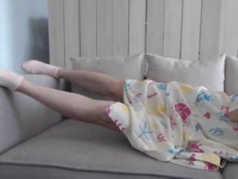 shy_schoolgirl_ webcam model stream image