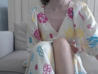 shy_schoolgirl_ webcam model stream image