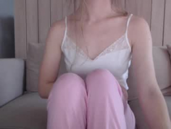 shy_schoolgirl_ webcam model stream image