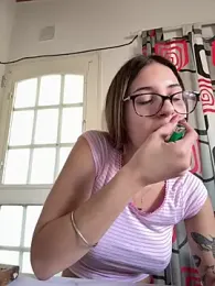 Lolykush webcam model stream image