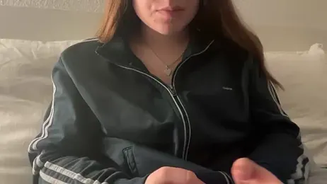 Lucyschickt webcam model stream image