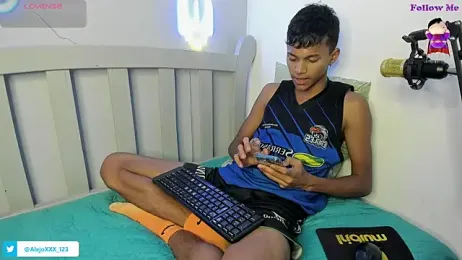 loistwink_ webcam model stream image