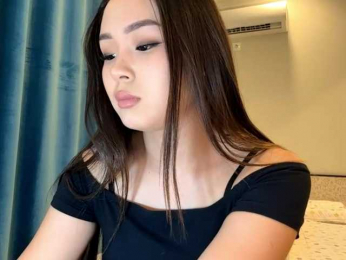 LatrishaAltigs webcam bongacams model stream image