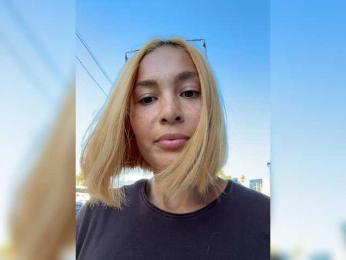 SpringMe webcam bongacams model stream image