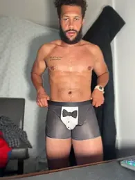 HungStr8Lightskin webcam model stream image