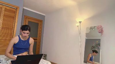 LaraeNeemann webcam model stream image