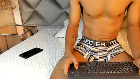 yayi_derek webcam model stream image