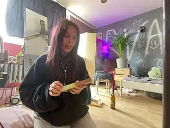 EmmaLyrica webcam model stream image