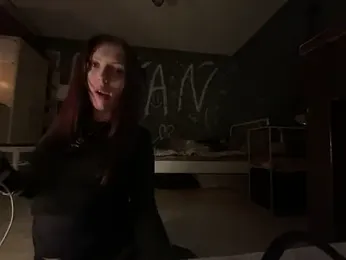 EmmaLyrica webcam model stream image