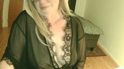 BlondeBridget webcam model stream image