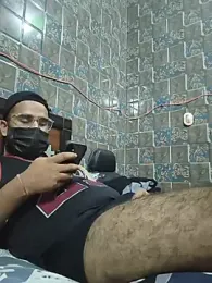 BeardKingoBack webcam stripchat model stream image