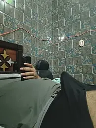 BeardKingoBack webcam stripchat model stream image