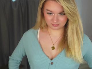 Synnove Appling webcam model stream image
