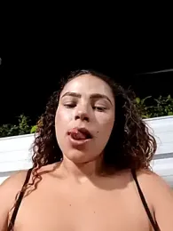 Mommy-Hot webcam model stream image