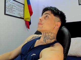Drake Thomsoon webcam model stream image