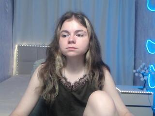 Tina Ryder webcam flirt4free model stream image