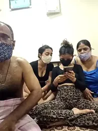 HoneyHush webcam stripchat model stream image