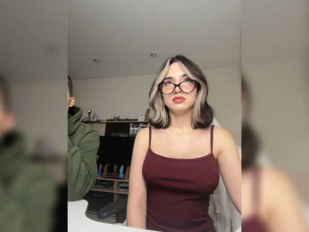 Honey_buns webcam bongacams model stream image