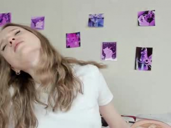 b4by_emilia webcam chaturbate model stream image
