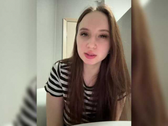 KiraSweet webcam bongacams model stream image