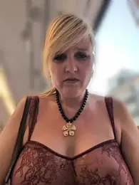 Sexybiene969 webcam model stream image