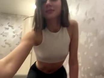 alysastuddiford webcam model stream image
