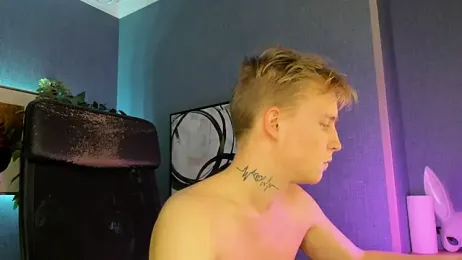 AlexxSweet webcam model stream image