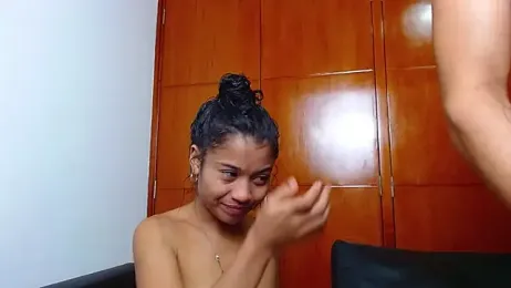 little_laura- webcam model stream image