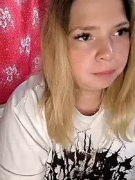 Zuli_Kiska webcam model stream image