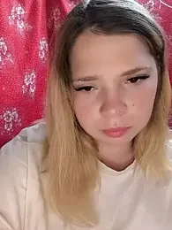 Zuli_Kiska webcam model stream image