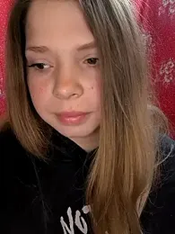 Zuli_Kiska webcam model stream image