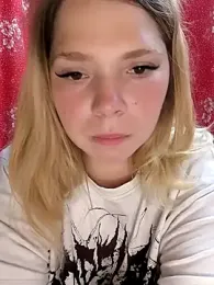 Zuli_Kiska webcam model stream image