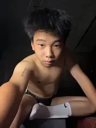 Joey11110 webcam model stream image