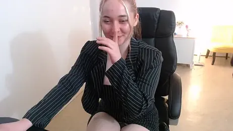 Crystal-dreamt webcam model stream image