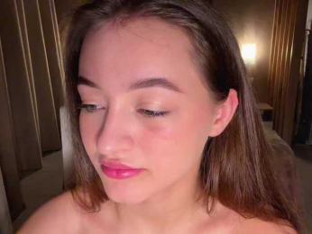 MonaBucek webcam model stream image