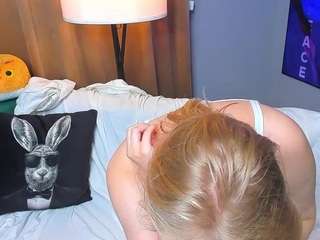 essie-fanning webcam model stream image