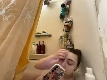 Snowbunnycake_131 webcam model stream image