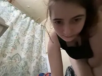 Snowbunnycake_131 webcam model stream image