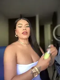 Issane_Peru webcam model stream image