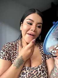 Issane_Peru webcam model stream image