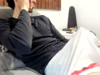 moderdelier webcam model stream image