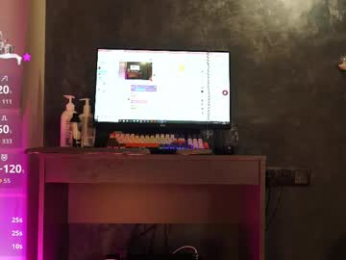 moonelly webcam model stream image