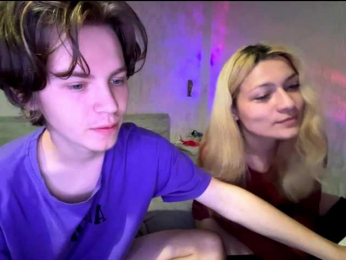Hikkiii webcam model stream image