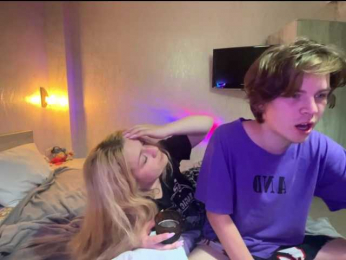 Hikkiii webcam model stream image