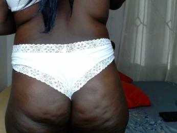 LynaBella webcam model stream image