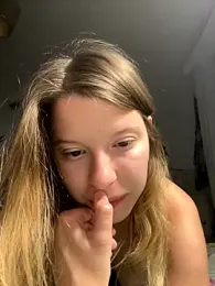 kimczii webcam stripchat model stream image