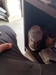 Roy___121 webcam model stream image