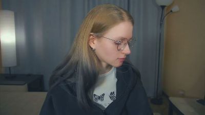 MertieAlie webcam model stream image