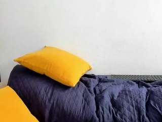 emma-evaa webcam model stream image