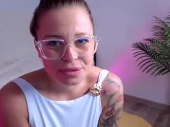 blueyeskate webcam model stream image
